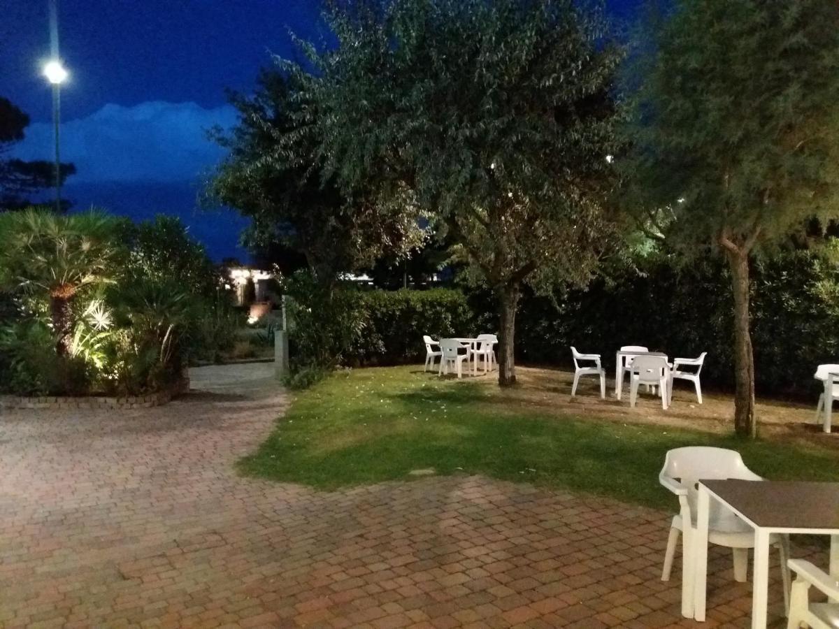 Hotel Astor B&B Lido di Classe Zewnętrze zdjęcie