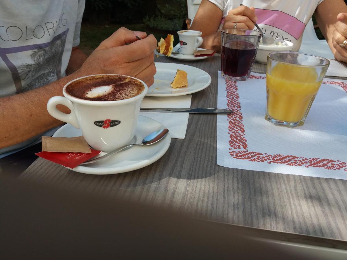 Hotel Astor B&B Lido di Classe Zewnętrze zdjęcie