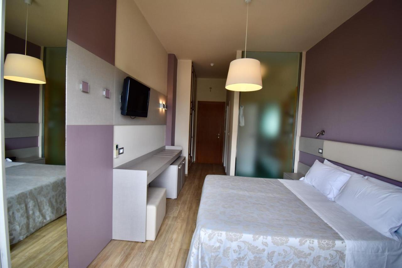 Hotel Astor B&B Lido di Classe Zewnętrze zdjęcie