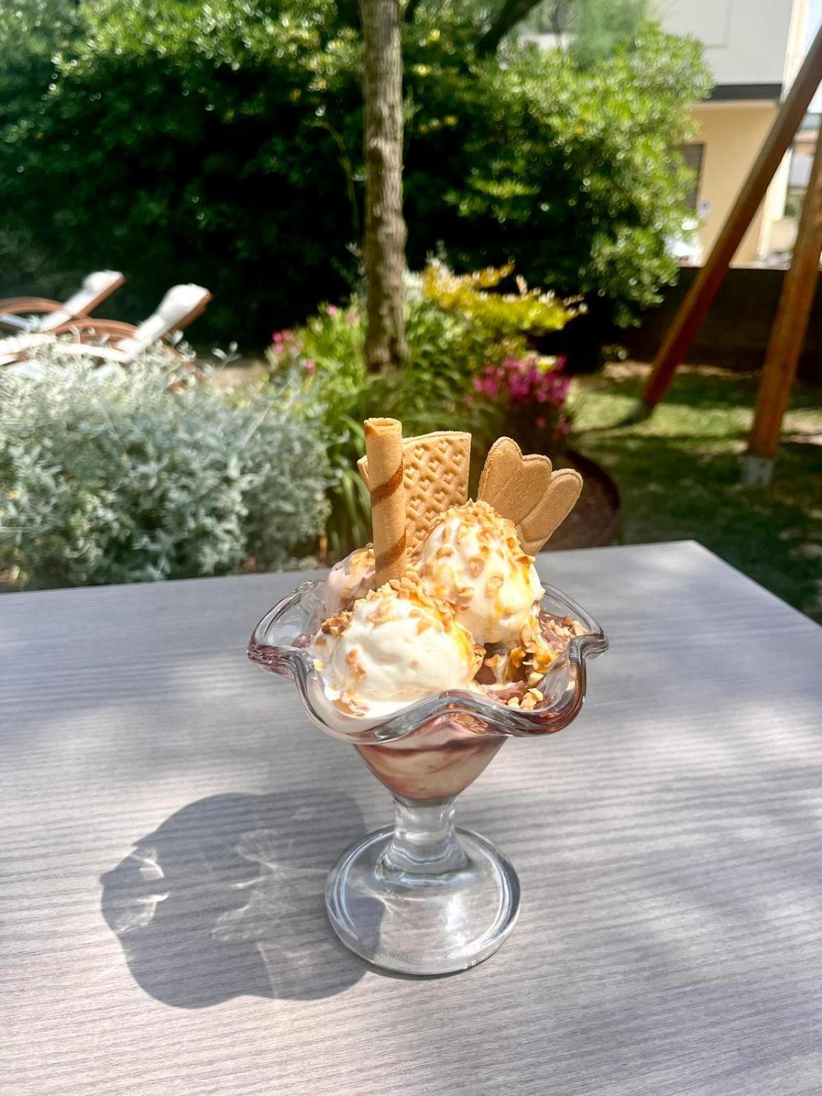 Hotel Astor B&B Lido di Classe Zewnętrze zdjęcie