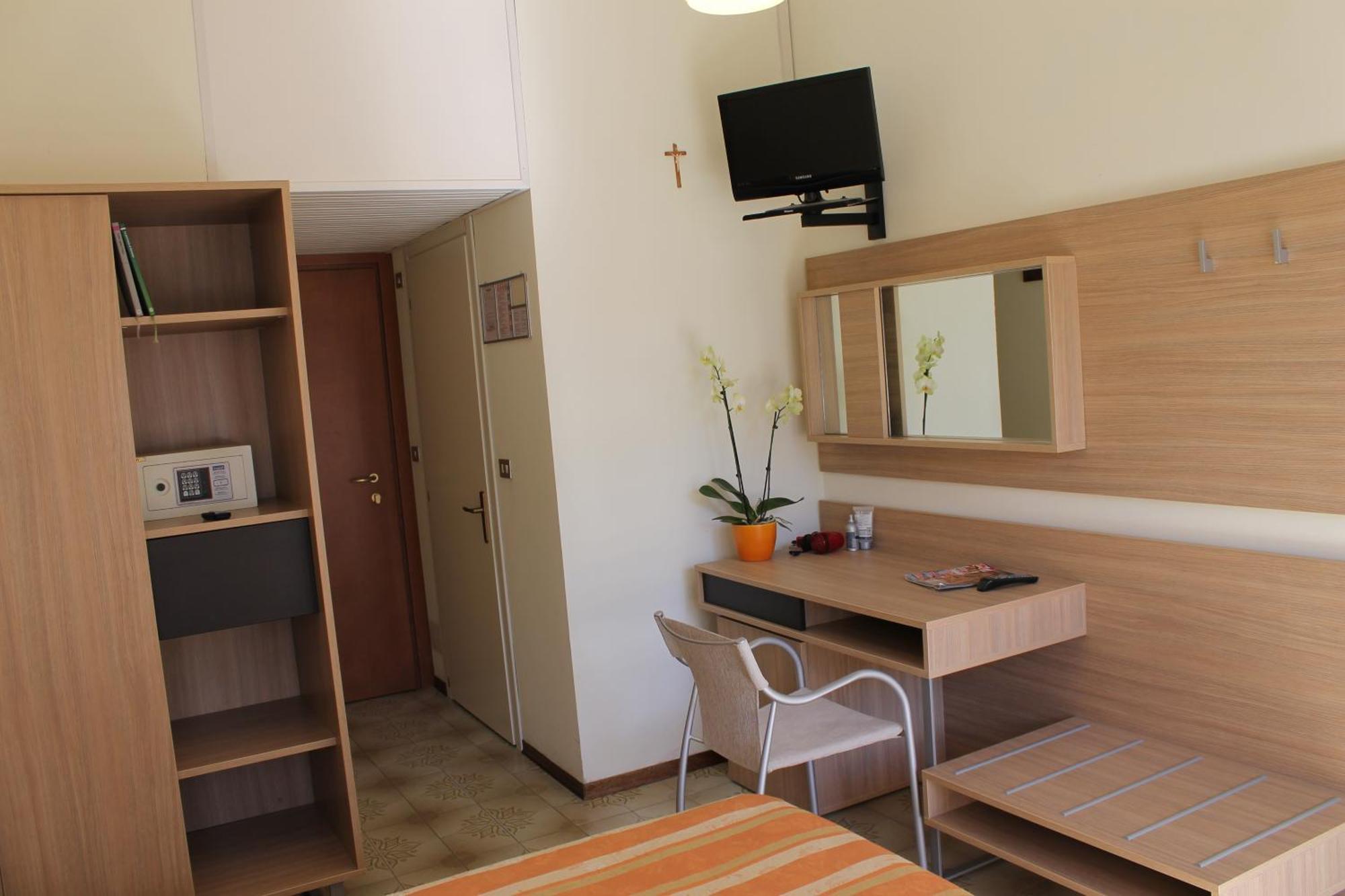 Hotel Astor B&B Lido di Classe Zewnętrze zdjęcie