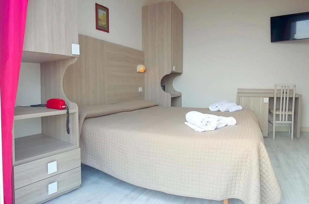 Hotel Astor B&B Lido di Classe Zewnętrze zdjęcie