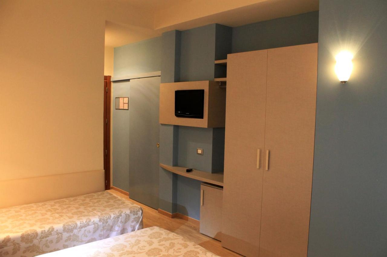 Hotel Astor B&B Lido di Classe Zewnętrze zdjęcie